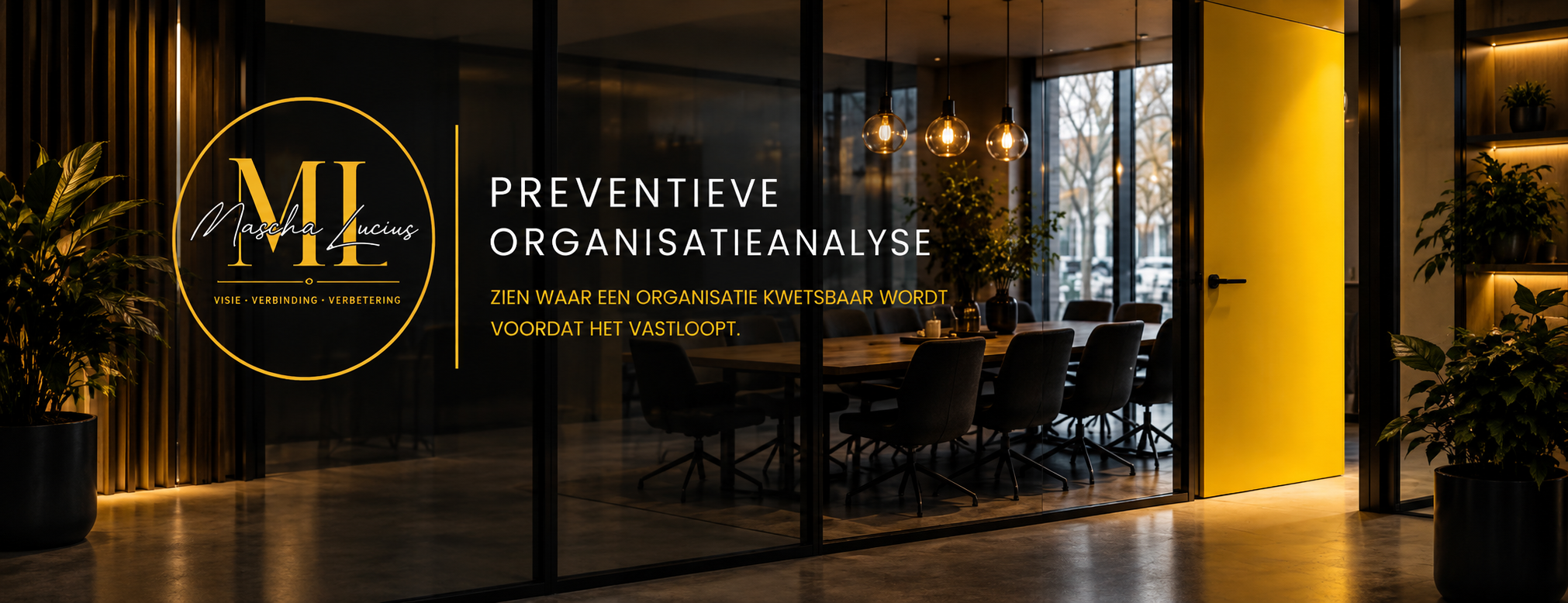 Vergaderruimte met gele deur - Mascha Lucius, preventieve organisatieanalyse